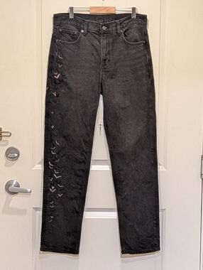 EUC American Eagle 6 Black Recycled Cotton Stretch Jeans with Embroidered Bats
